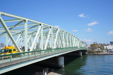 Gündüz Japon şehrinin modern mimarisi 