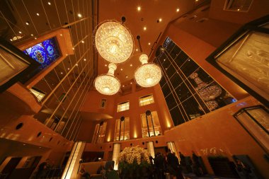 Modern binanın içi.