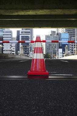 Şehirdeki trafik ışıkları.