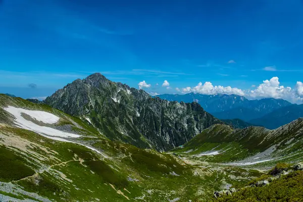 Dağların güzel manzarası 