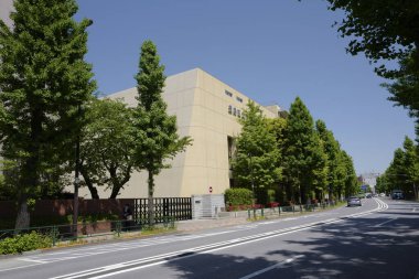 Tokyo, Japonya 'daki Toshima Ward Mejiro İlköğretim Okulu' nun dış cephesi. 