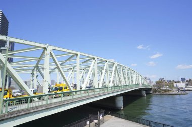 Gündüz Japon şehrinin modern mimarisi 