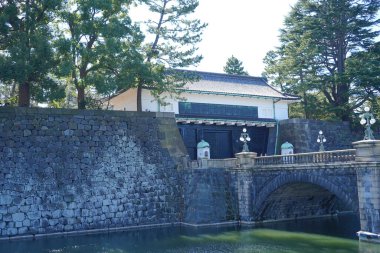 Japonya, Tokyo 'daki Nijubashi köprüsünün manzarası