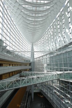 Tokyo Uluslararası Forumunun İçi Chiyoda City, Tokyo, Japonya
