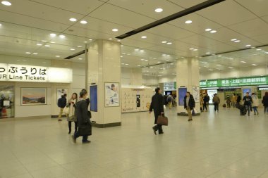 Havaalanı terminalinin iç görünümü, seyahat kavramı