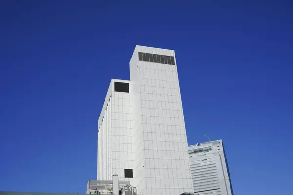 Moderne Stadtarchitektur Einem Sonnigen Tag Blick Auf Wolkenkratzer Vor Blauem — Stockfoto