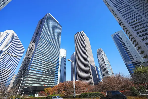 高層ビルと青空 東京都 — ストック写真