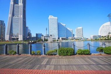 Minato Mirai 21 Marina (d. 21, Minato Mirai Nijichi), Japonya 'nın Yokohama şehrinin merkezi ticaret bölgesi.