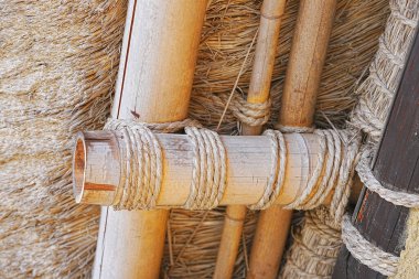 Geleneksel Japon bambu çatısı, mimari detay 