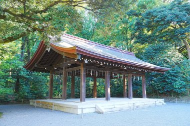 Meiji-jingu 'yu çevreleyen en büyük ve en ünlü tapınak, Tokyo, Japonya