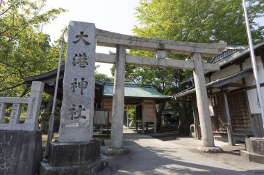 Japonya 'daki parktaki güzel Japon tapınağı.