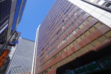 Gündüz Japon şehrinin modern mimarisi