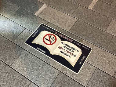 Döşeme yüzeyinde sigara içme işareti yok