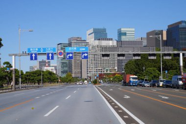 Şehirdeki modern binalar