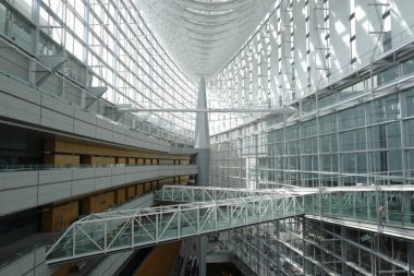 Tokyo Uluslararası Forumunun İçi Chiyoda City, Tokyo, Japonya