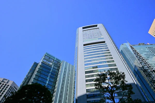 Edifícios Altos Céu Azul Tóquio Japão — Fotografia de Stock