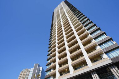 Şehrin modern binası