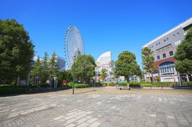 Cosmo Clock 21 dönme dolap ve Minato Mirai 21 Marina (21, Minato Mirai Nijichi), kısaca Minato Mirai, Japonya 'nın Yokohama şehrinin merkezi ticaret bölgesi.