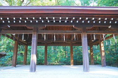 Meiji-jingu 'yu çevreleyen en büyük ve en ünlü tapınak, Tokyo, Japonya