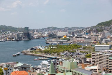 Japonya 'da şehir ve liman manzarası 