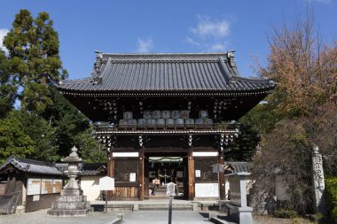 Tapınak manzarası, geleneksel Japon mimarisi.