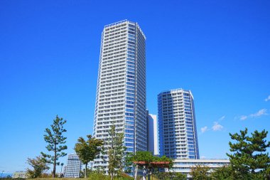 Şehirdeki modern binalar