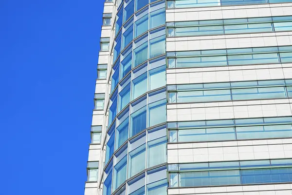 Städtischer Wolkenkratzer Und Blauer Himmel — Stockfoto