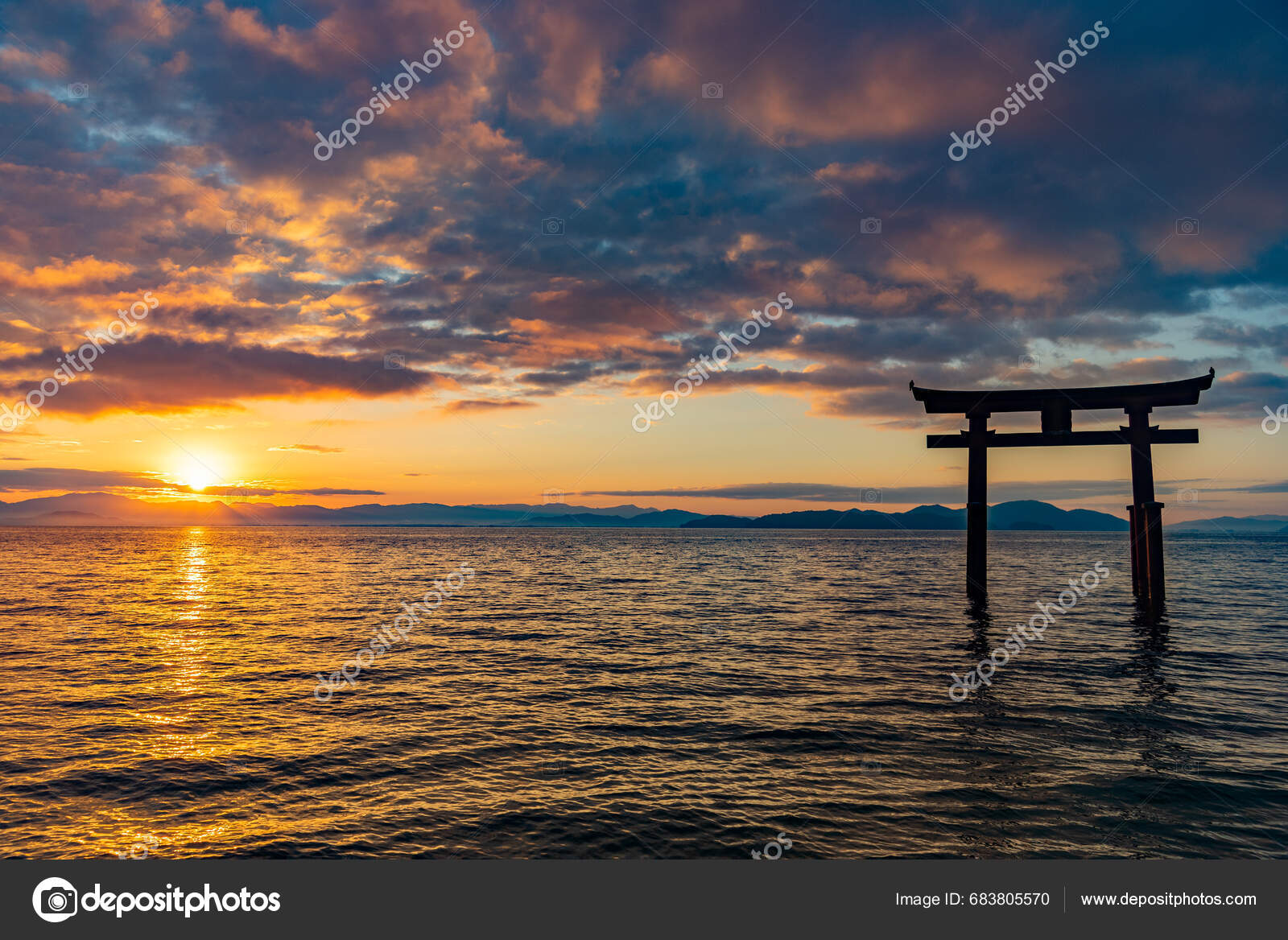 Torii Gate Lake Biwa Largest Lake Japan Beautiful Shirahige Shrine ...