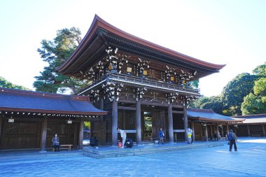 Meiji-jingu 'yu çevreleyen en büyük ve en ünlü tapınak, Tokyo, Japonya