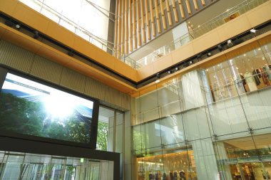 Şehirdeki modern kentsel binaların cephesi 