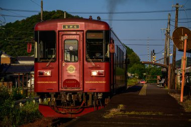 Şehirdeki tren istasyonunun manzarası