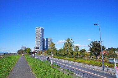 Tokyo şehir manzarası güneşli bir günde, Japonya 