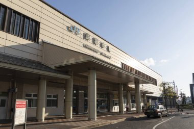 Izumoshi İstasyonu, Izumo şehrindeki yolcu tren istasyonu, Shimane Bölgesi, Japonya