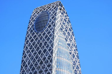 Kentsel gökdelen ve mavi gökyüzü 