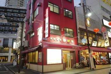 Tokyo, Japonya akşam sokak manzarası