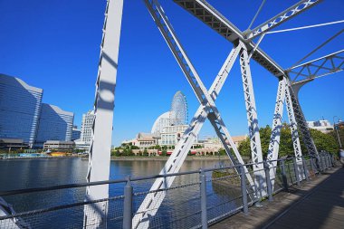 Minato Mirai 21 Marina (d. 21, Minato Mirai Nijichi), Japonya 'nın Yokohama şehrinin merkezi ticaret bölgesi.