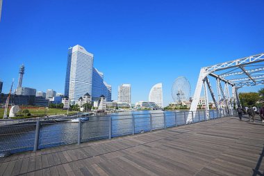 Cosmo Clock 21 dönme dolap ve Minato Mirai 21 Marina (21, Minato Mirai Nijichi), kısaca Minato Mirai, Japonya 'nın Yokohama şehrinin merkezi ticaret bölgesi.