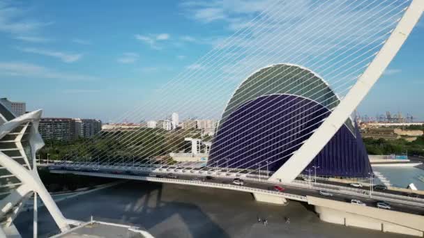 近代的な建物の空中撮影 都市の有名なランドマークを飛行ドローン バレンシア スペイン — ストック動画