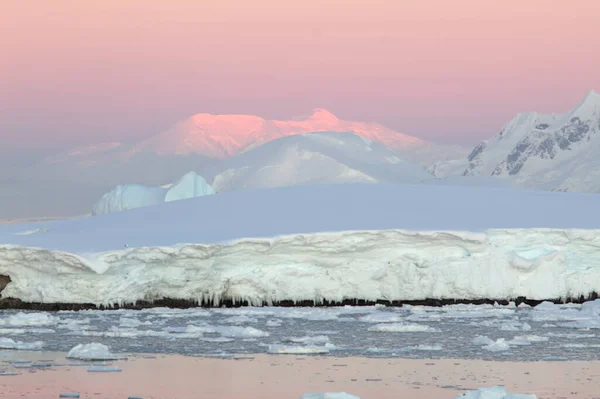 Antarktická Krajina Pevnina Moře Obloha — Stock fotografie