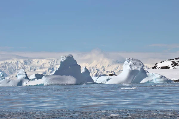 Paesaggio Antartico Montagne Mare Cielo — Foto Stock