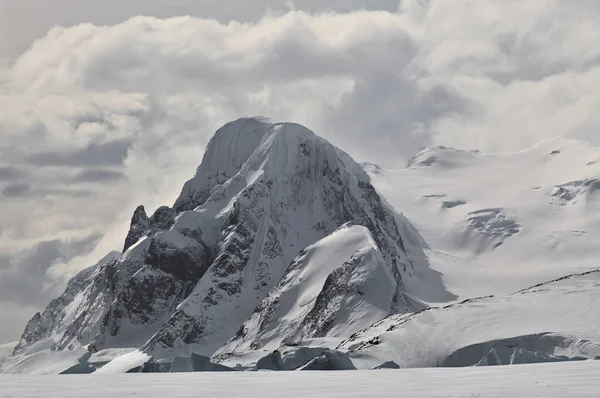 Антарктичний Пейзаж Скі Море Гори Айсберги — стокове фото