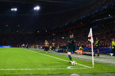 NETHERLANDS, AMSTERDAM - 26 Ekim 2022: Andrew Robertson, UEFA Şampiyonlar Ligi maçı Ajax - Liverpool