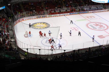 DUESSELDORF, Almanya - 25 Ekim 2022 Hokey maçı DEL Dusseldorfer EG - Icebaeren Berlin