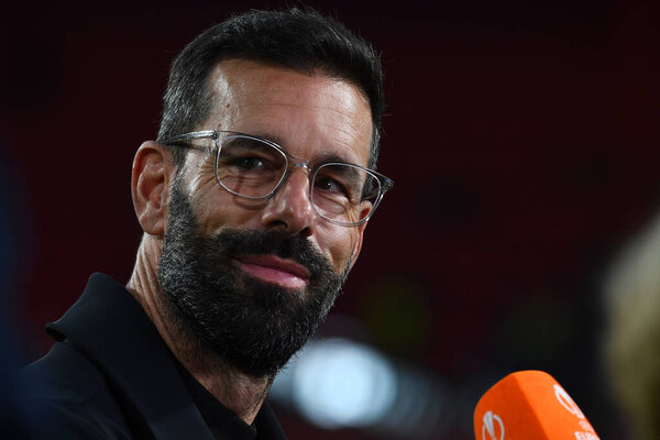 NETHERLANDS, EINDHOVEN - 27 октября 2022 года: Ruud van Nistelrooy. Матч Лиги Европы УЕФА ПСВ Эйндховен - Арсенал Лондон