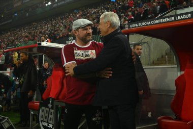 ALMANY, COLOGNE - 3 Kasım 2022 Lucien Favre, Steffen Baumgart. UEFA Avrupa Konferans Ligi 1. FC Koeln - RHEIN Enerji Stadyumu 'nda OGC Nthe