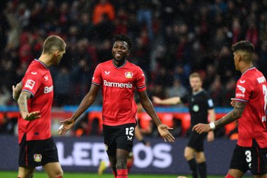 LEVERKUSEN, ALMANY - 06.11.22 Edmond Tapsoba. Bundesliga FC Bayer 04 Leverkusen 1 'e karşı. Bayarena 'daki FC Union
