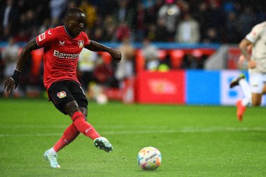LEVERKUSEN, ALMANY - 06.11.22: saldırıda Moussa Diaby. Bundesliga FC Bayer 04 Leverkusen 1 'e karşı. Bayarena 'daki FC Union