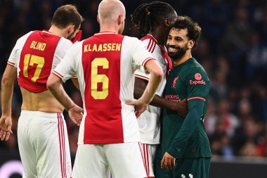 NETHERLANDS, AMSTERDAM - 26 Ekim 2022: Muhammed Salah. UEFA Şampiyonlar Ligi maçı Ajax Liverpool 'a karşı