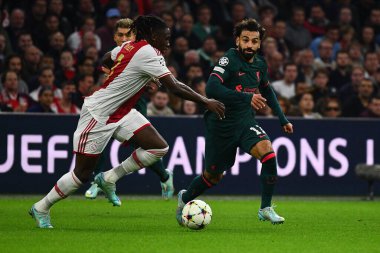 NETHERLANDS, AMSTERDAM - 26 Ekim 2022: Muhammed Salah. UEFA Şampiyonlar Ligi maçı Ajax Liverpool 'a karşı