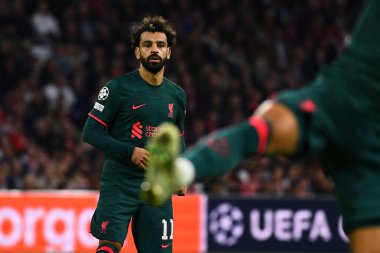NETHERLANDS, AMSTERDAM - 26 Ekim 2022: Muhammed Salah. UEFA Şampiyonlar Ligi maçı Ajax Liverpool 'a karşı